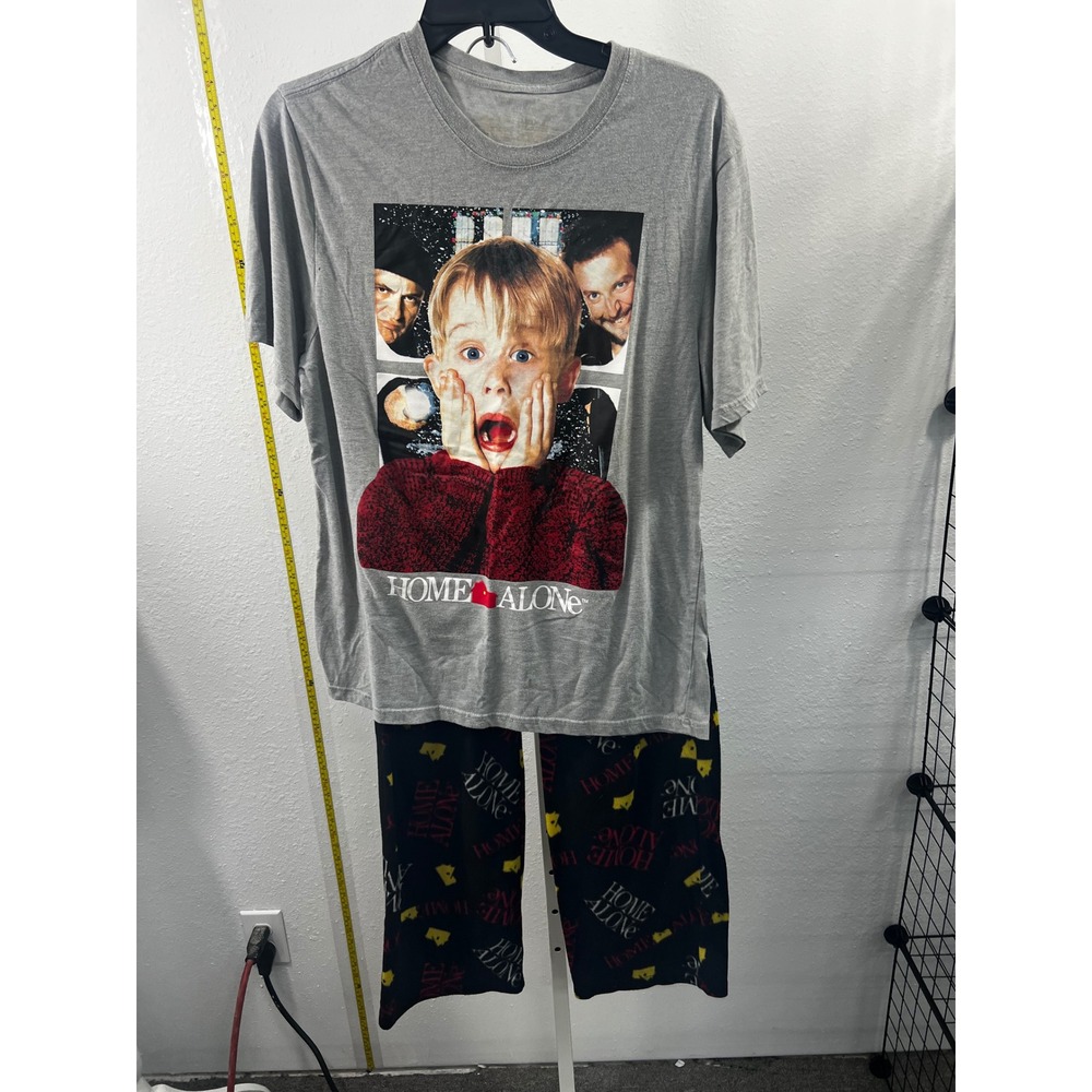 Home Alone Pajama Set Mens Medium Gray Graphic T-Shirt Black Lounge Pants 2pc